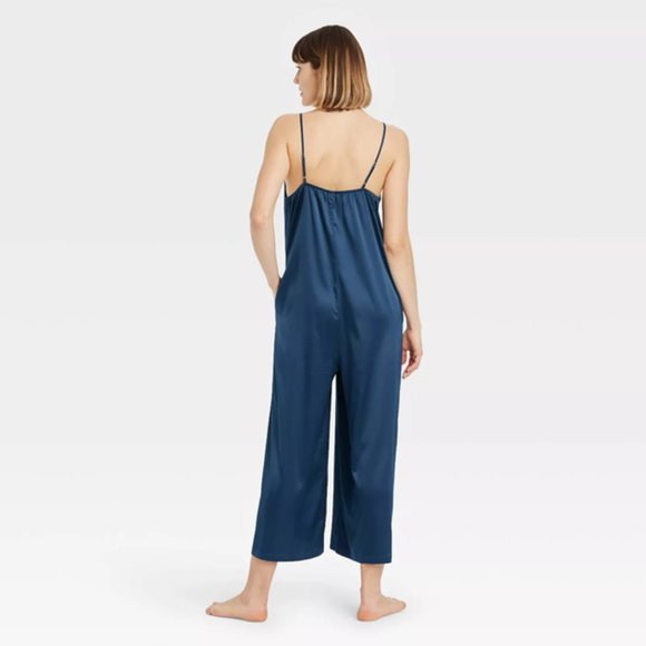 Luxurious *NWT* Navy Satin Jumpsuit XS - Picture 2 of 16